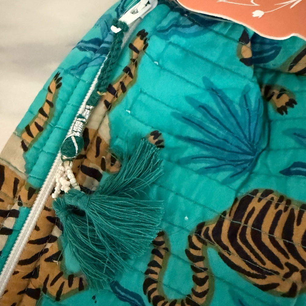 Tiger Print Teal cotton quilted makeup bag - Picture 3 of 4